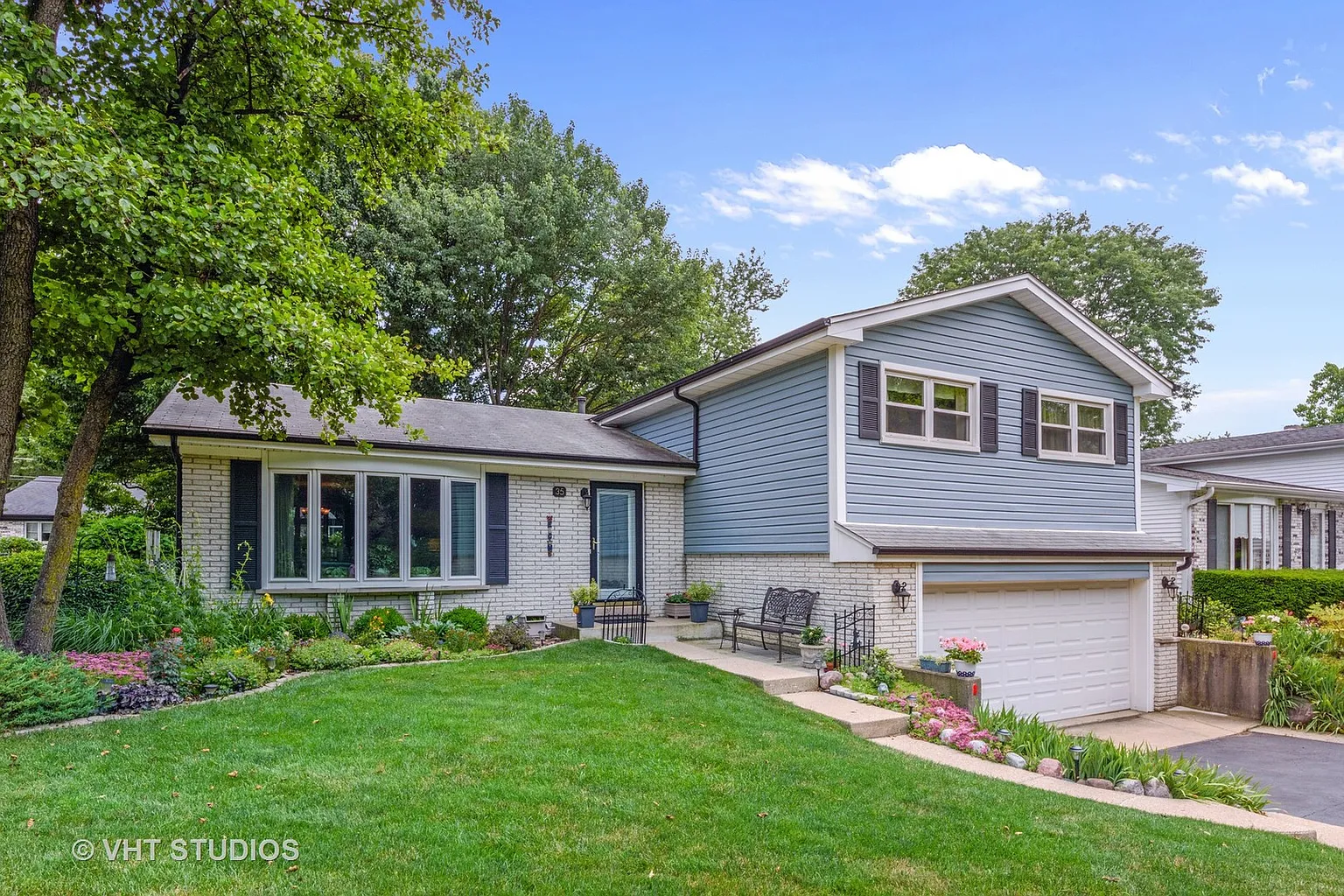 35 Chevy Chase Dr photo 1