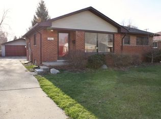 8961 Denne St, Livonia, MI 48150