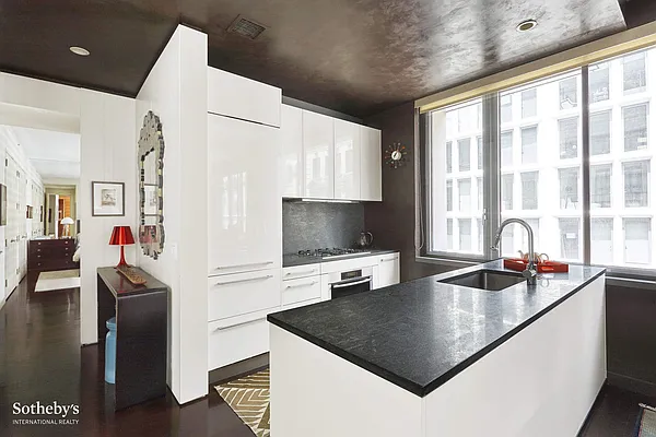 Sold by Sotheby's International Realty | media 14