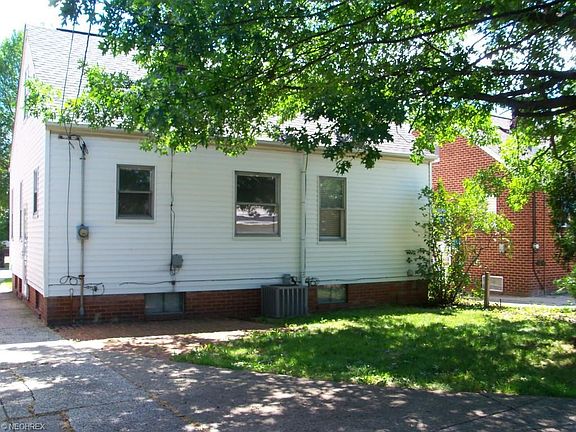 3rd image of 4118 W 140th St