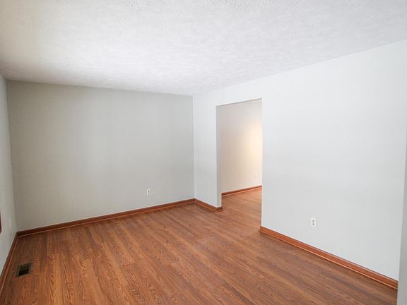 4th image of 157 Robinhood Dr NE