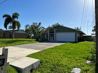 1190 SW Edinburgh Dr, Port Saint Lucie, FL 34953