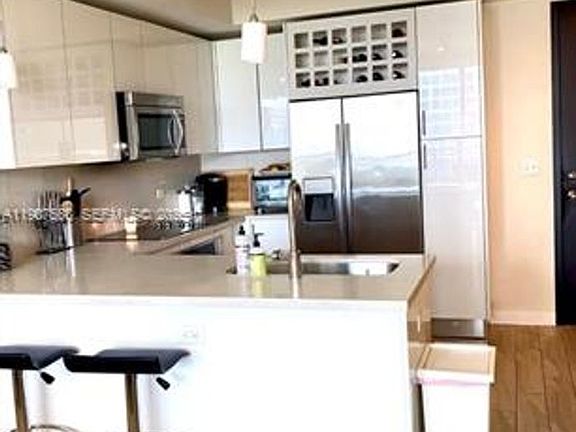 4th image of 999 SW 1st Ave APT 1407