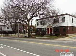 7087 Park Dr E, Kew Garden Hl, NY 11367