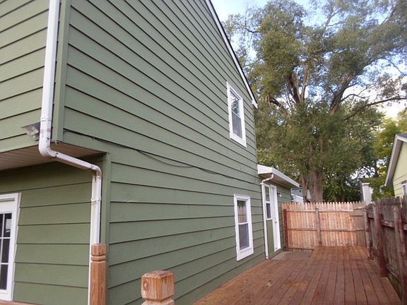 4th image of 1127 Woodridge Dr