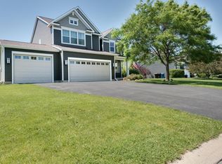 1861 Penstemon Ln, Shakopee, MN 55379