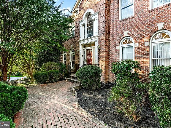 2nd image of 7854 Bressingham Dr
