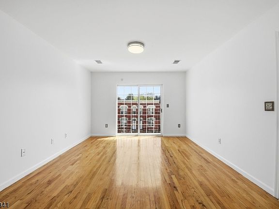 2nd image of 20 Wakeman Ave