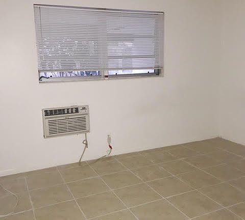 4th image of 715 N L St APT 2