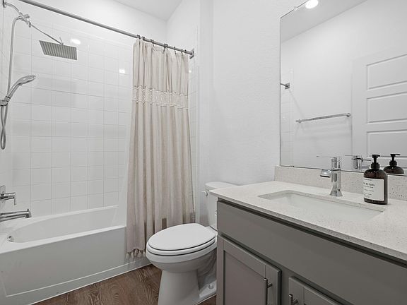 2nd image of 13817 Zuhause Dr