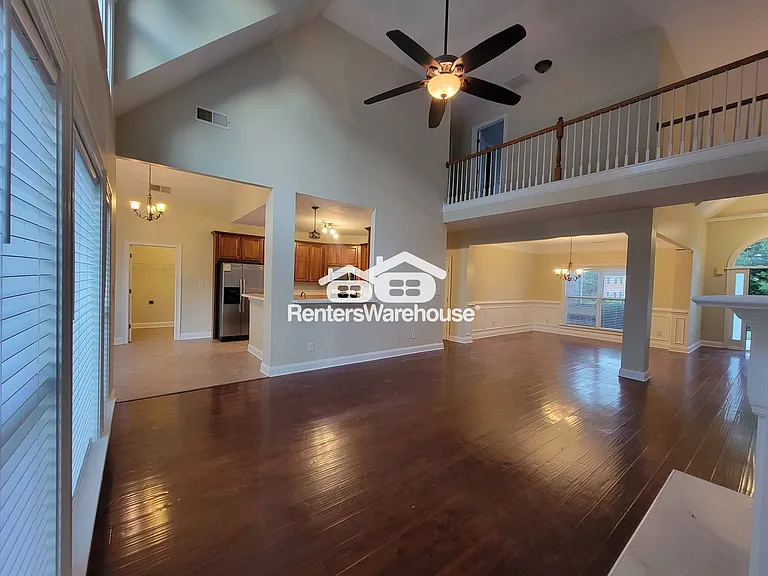1025 Rowanshyre Cir — Photo 7