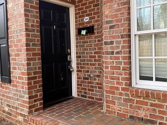 5th image of 320 Glenburney Dr
