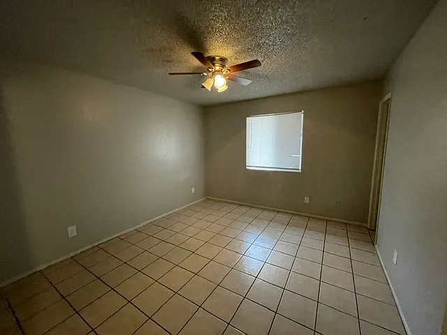 626 E Jahns Pl — Photo 8