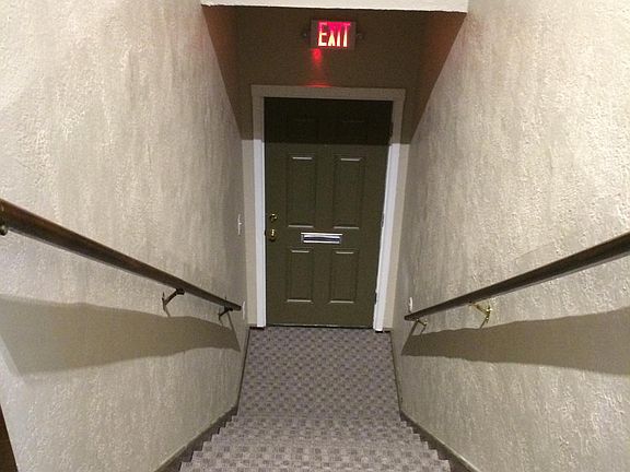 4th image of 420 Hamline Ave S APT 4