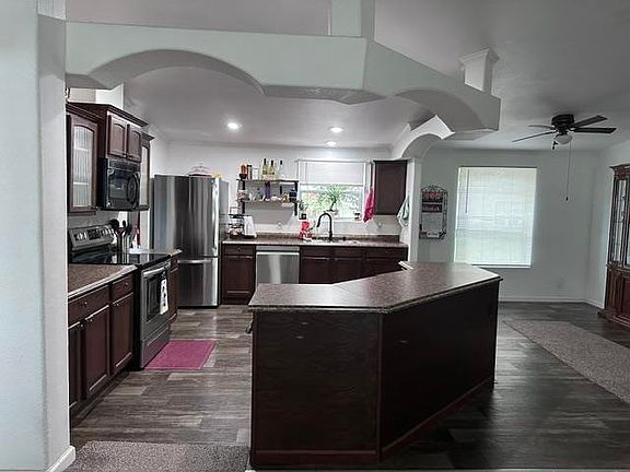 5th image of 201 Rustic Ln