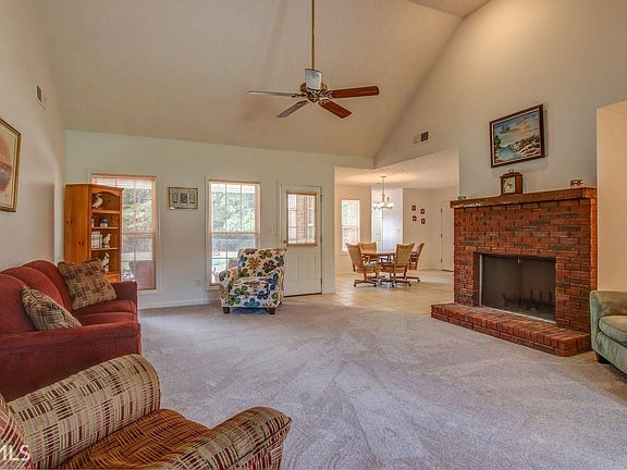 3rd image of 1011 Forest Hills Dr SE #29