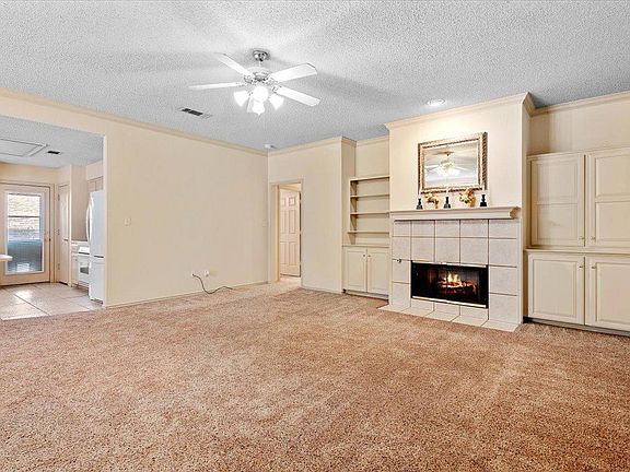 4th image of 612 Poplar St