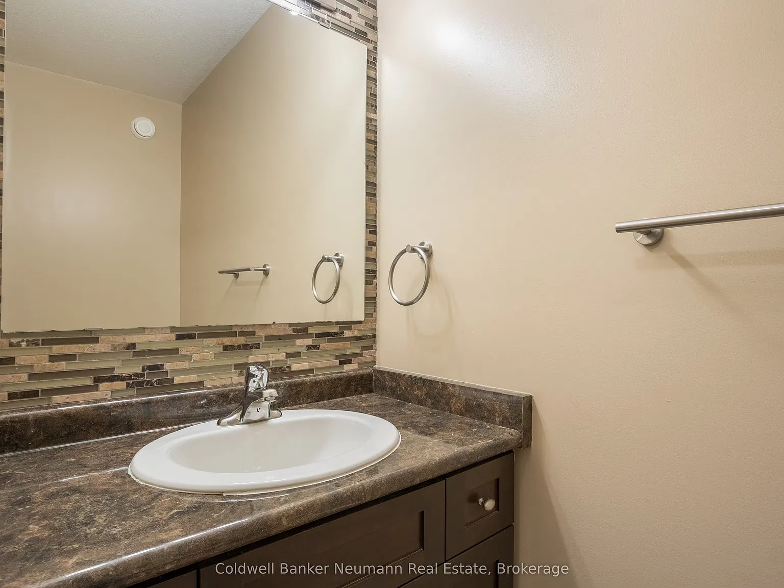 4 bed, $3,700 — Photo 3