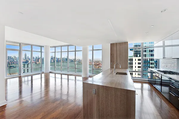 Rented by CORE | media 15