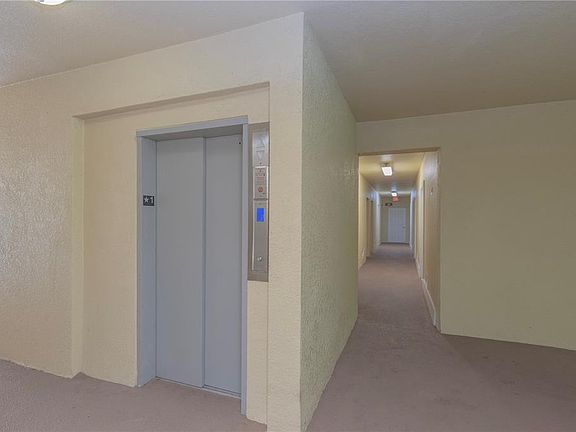 4th image of 5065 ROYAL PALMS WAY #303