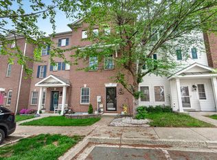 18733 Falling River Dr, Gaithersburg, MD 20879