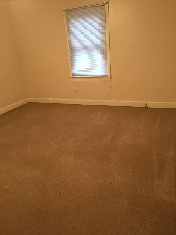 304 Churchill ct — Photo 2