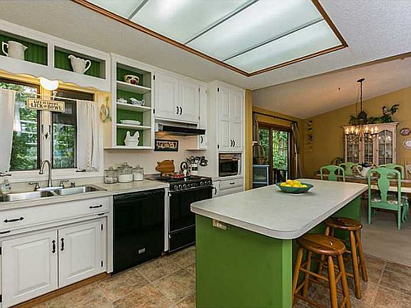 3rd image of 5 Fawley Ln