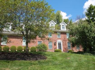 1419 Country Wood Dr, Dayton, OH 45440