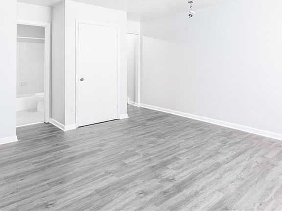5th image of 1203 Hillside Ave APT E1