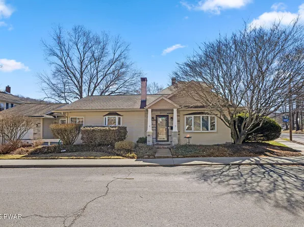 310 18th St, Honesdale, PA 18431