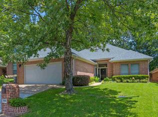 810 Montreal Dr, Longview, TX 75601