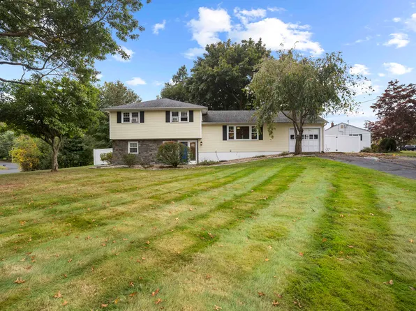 12 Royal Oak Circle, Meriden, CT 06450