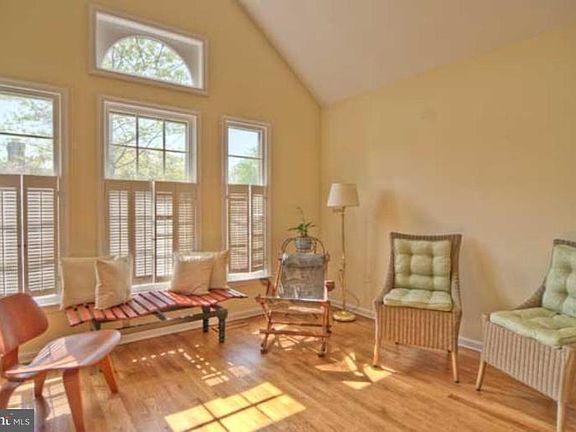 3rd image of 13461 Muirkirk Ln