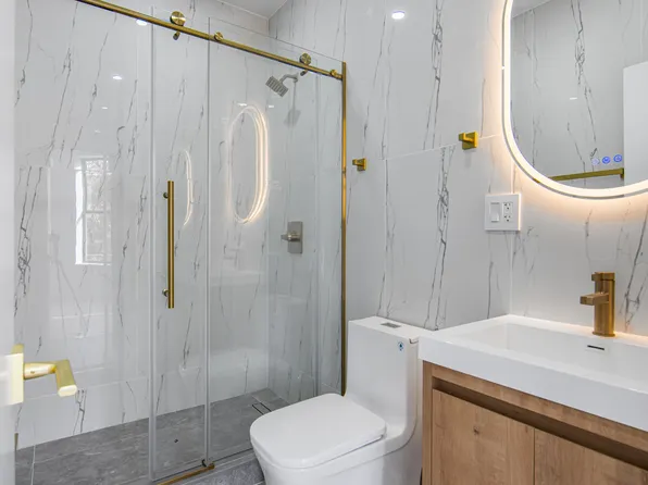 463 Bergen Street image 9 of 10