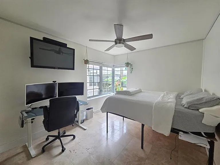 1045 Lenox Ave #6 — Photo 7