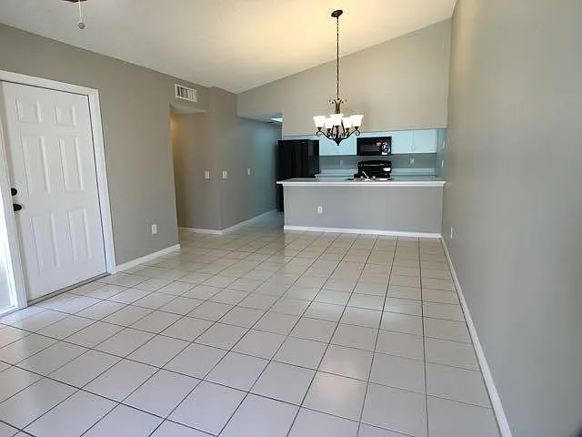 143 Waterside Dr — Photo 3