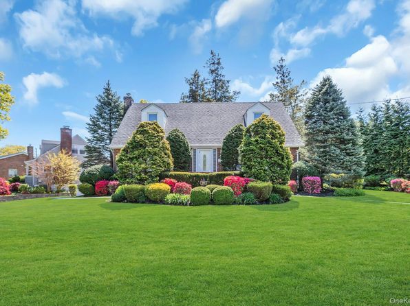 304 Old Courthouse Road, New Hyde Park, NY 11040