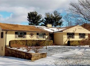 205 Lytton Rd, Coraopolis, PA 15108