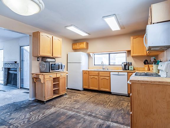 5th image of 111 Coburn Woods Avenue #64
