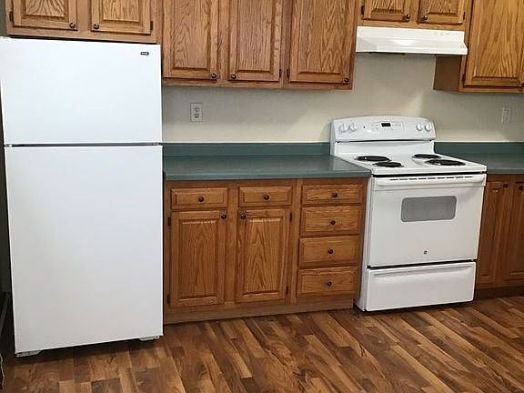 3rd image of 1010 18 1/2 St S APT 4