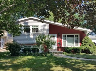 723 S Monterey Ave, Villa Park, IL 60181