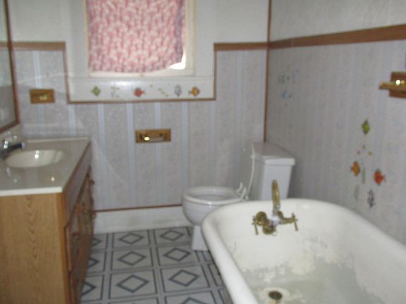 5th image of 607 E 14th Ave
