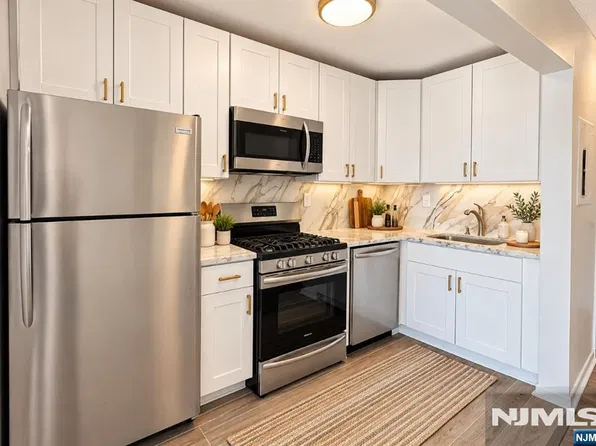120 Sussex St APT 5B, Hackensack, NJ 07601