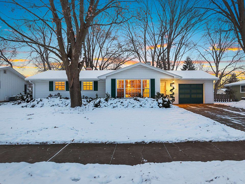 1st image of 424 N Saint Bernard Dr