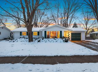 424 N Saint Bernard Dr, De Pere, WI 54115