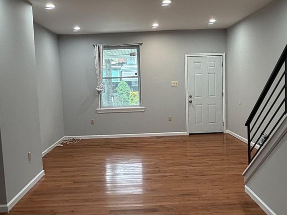 4th image of 3142 N 25th St