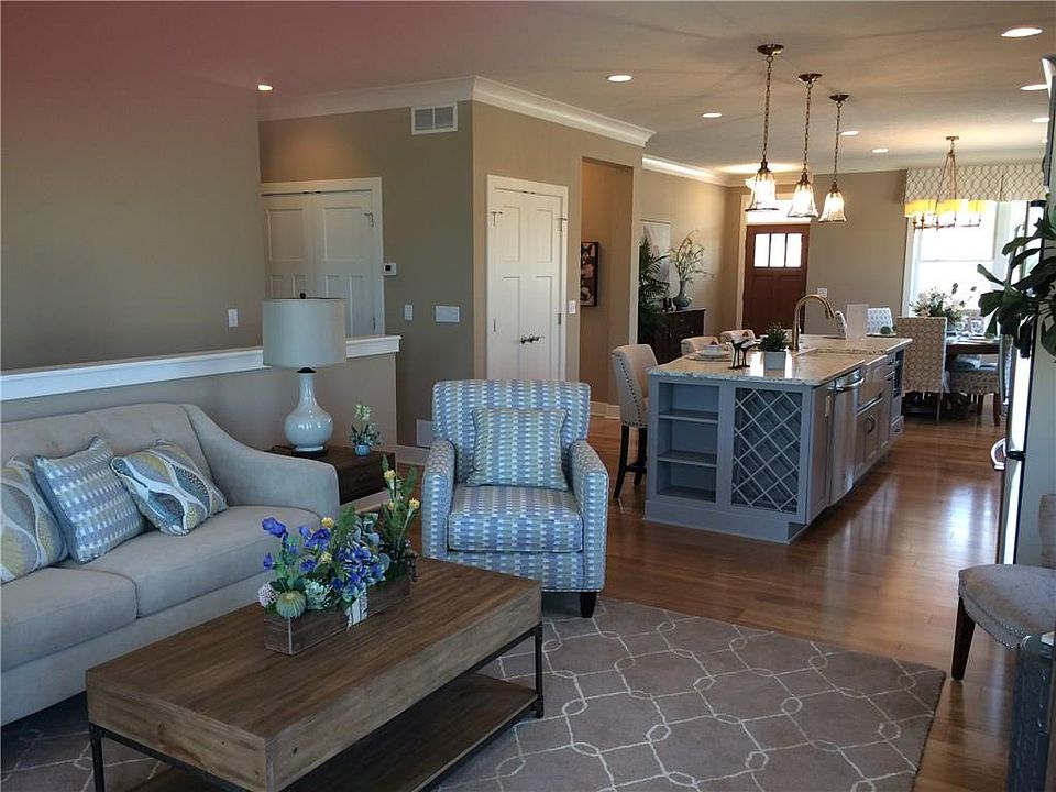 2nd image of 24 Thompson Ln