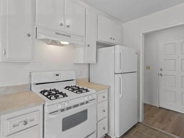 1254 S Saltair Ave #101 — Photo 12
