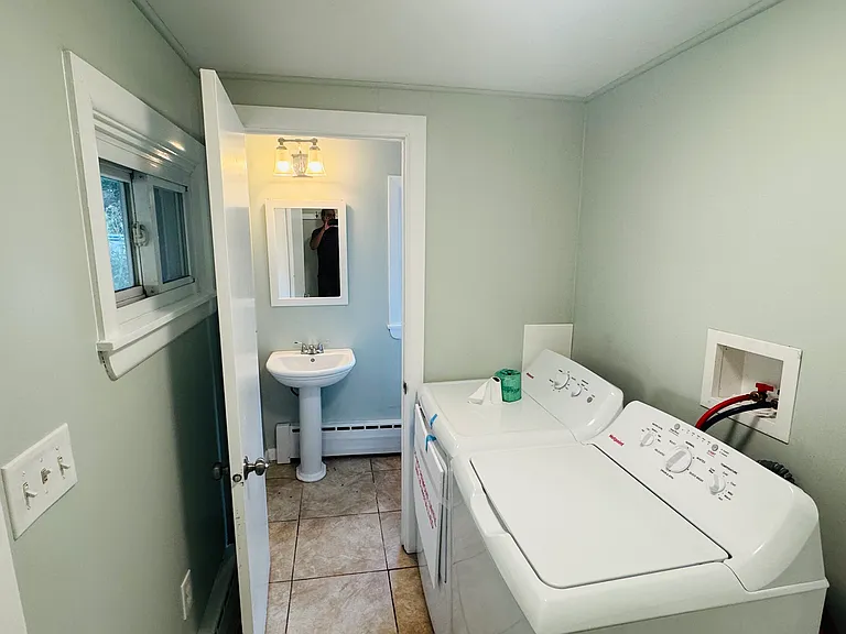 1196 Main St — Photo 3