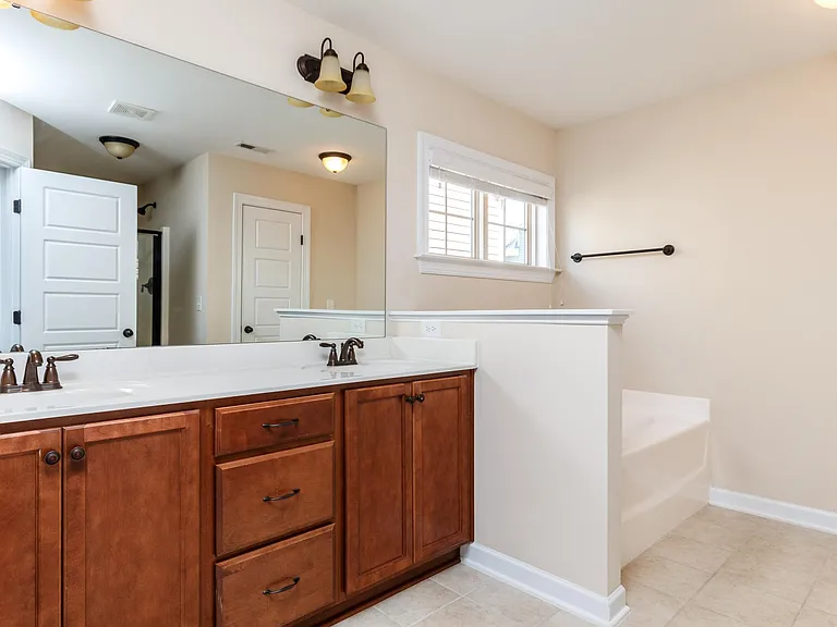 205 Roundhouse Ln — Photo 16